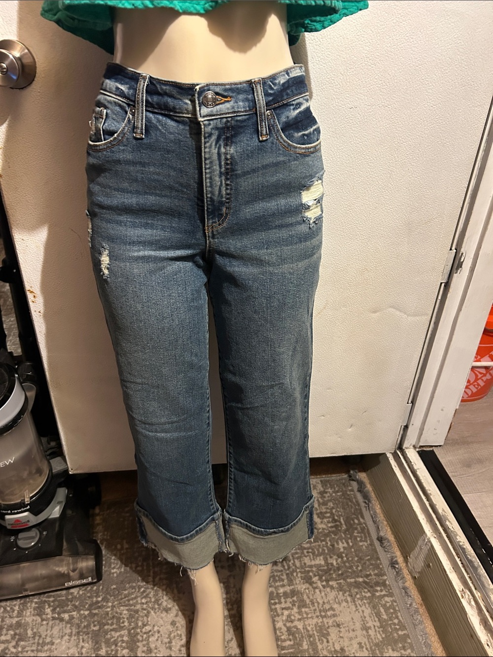 High-Rise Cropped Distressed Jeans - Blue